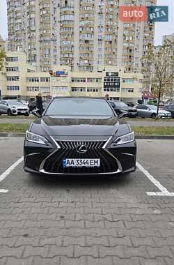 Седан Lexus ES 2021 в Киеве