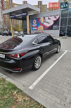 Седан Lexus ES 2021 в Киеве