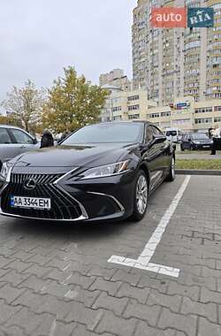 Седан Lexus ES 2021 в Киеве