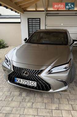 Седан Lexus ES 2021 в Ужгороде