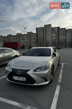 Седан Lexus ES 2020 в Киеве