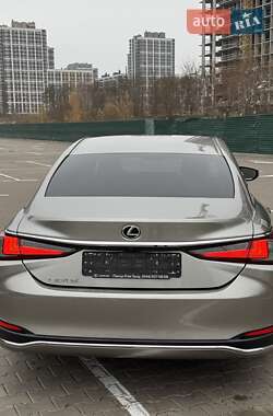 Седан Lexus ES 2019 в Києві