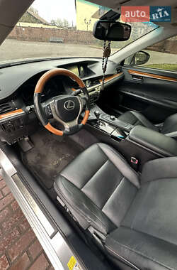 Седан Lexus ES 2012 в Дніпрі