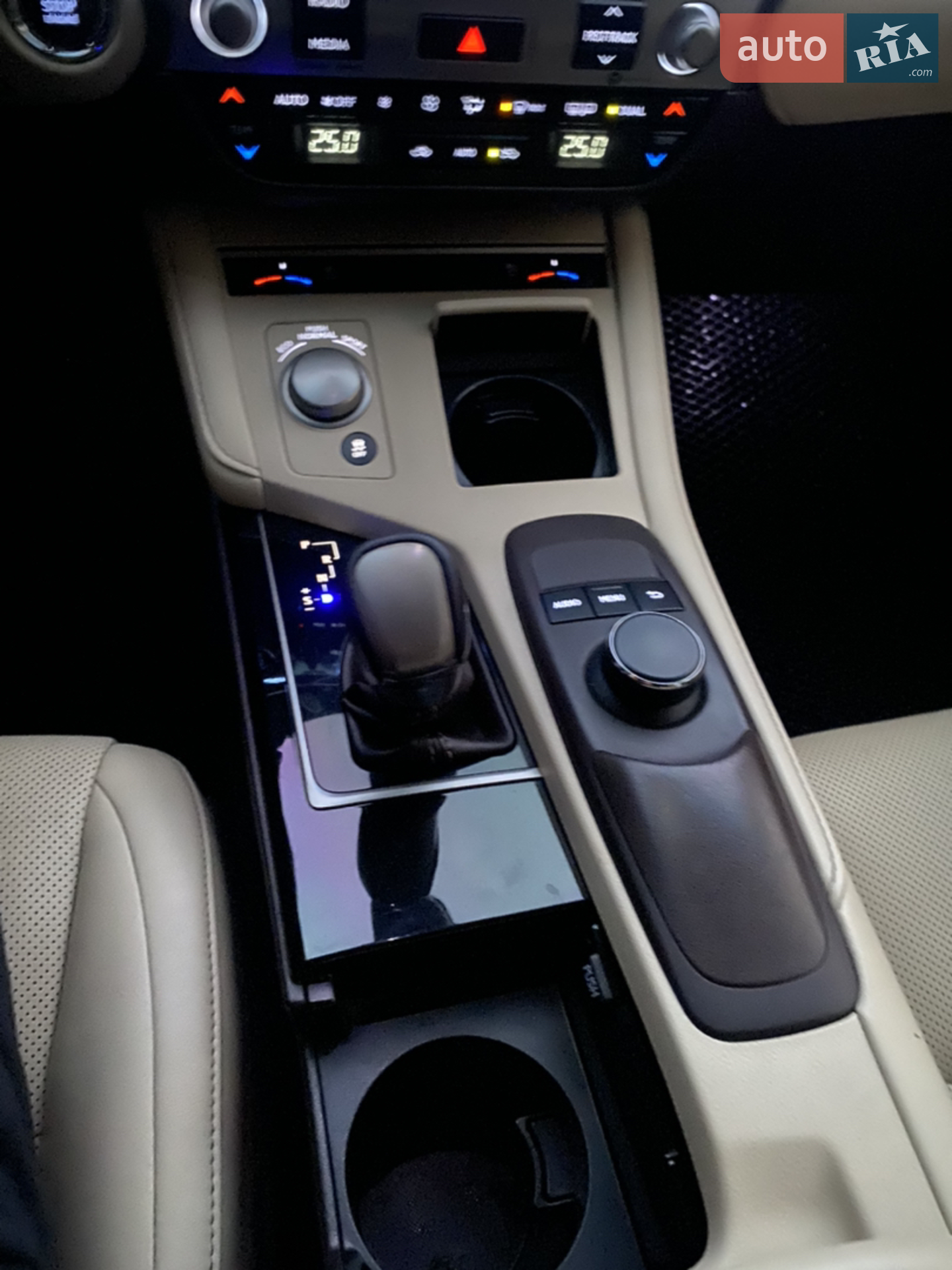 2017 Lexus ES - мініатюра 19