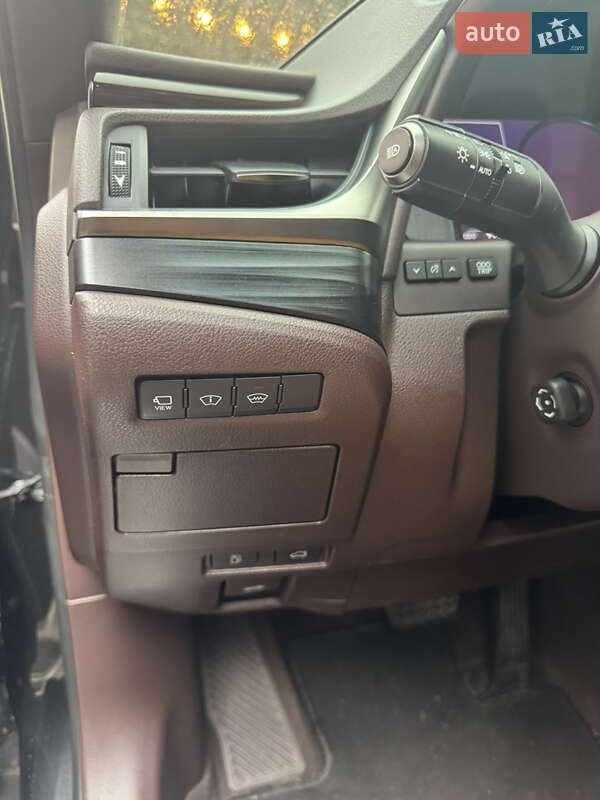 Седан Lexus ES 2018 в Киеве фото 20 Седан Lexus ES 2018 в Киеве