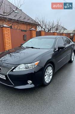 Седан Lexus ES 2014 в Киеве