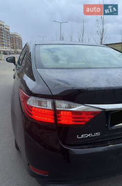 Седан Lexus ES 2014 в Києві