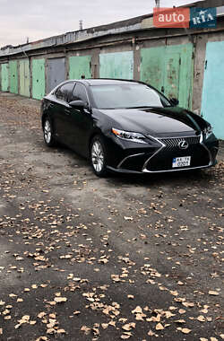 Седан Lexus ES 2013 в 