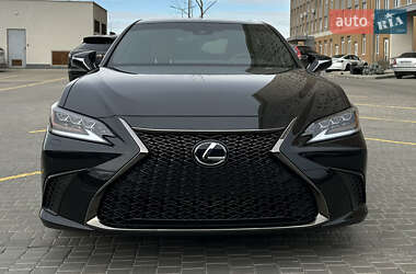 Седан Lexus ES 2019 в 