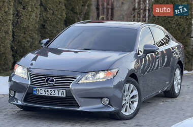 Седан Lexus ES 2012 в Самборі