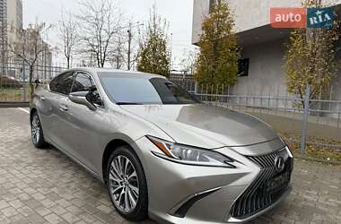 Седан Lexus ES 2020 в Києві