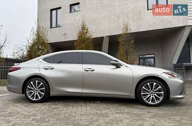 Седан Lexus ES 2020 в Києві