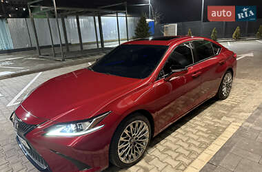 Седан Lexus ES 2019 в 