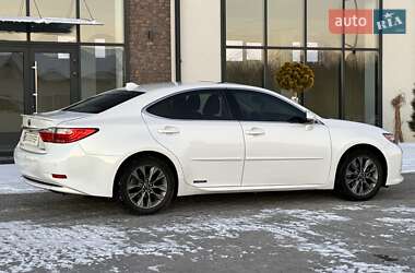 Седан Lexus ES 2015 в Тернополе