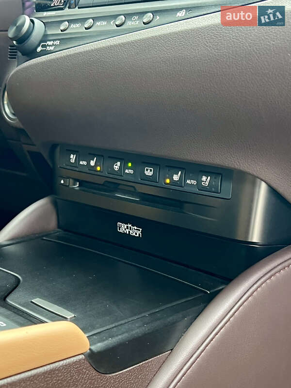 Седан Lexus ES 2018 в Києві