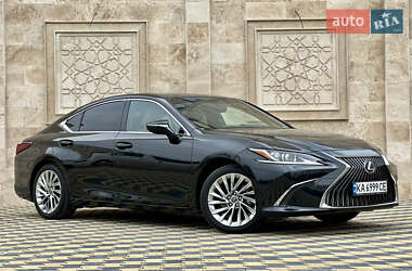 Седан Lexus ES 2019 в 