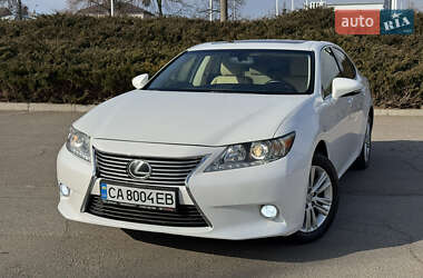 Седан Lexus ES 2013 в Умани