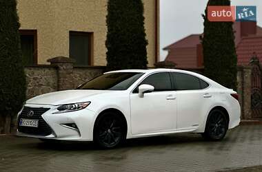 Седан Lexus ES 2017 в 