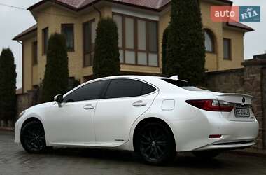 Седан Lexus ES 2017 в 