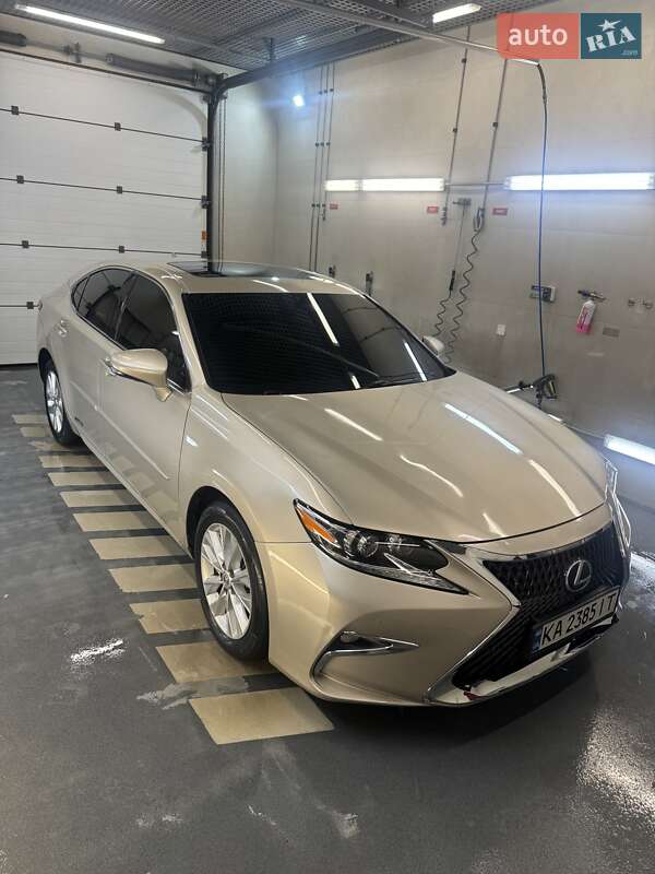 Седан Lexus ES 2014 в 
