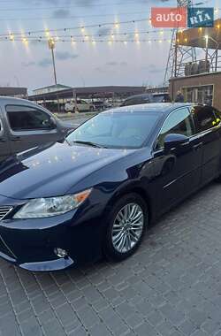 Седан Lexus ES 2015 в 