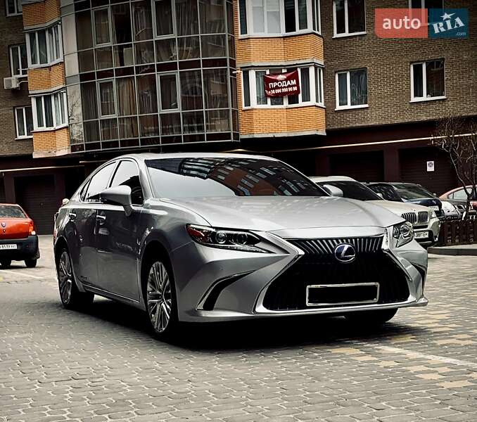 Седан Lexus ES 2018 в Вінниці