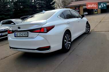 Седан Lexus ES 2018 в Дніпрі