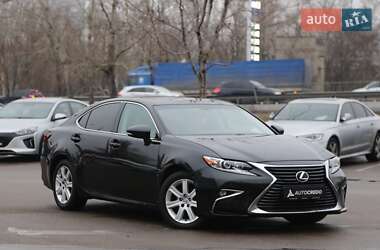 Седан Lexus ES 2016 в Киеве