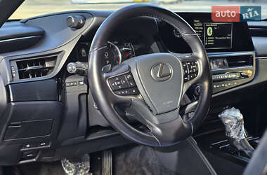 Седан Lexus ES 2021 в 