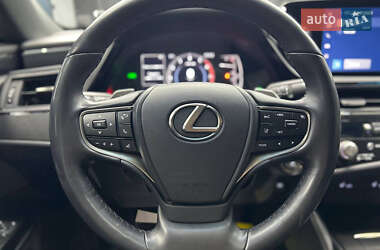 Седан Lexus ES 2022 в 