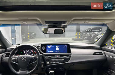 Седан Lexus ES 2022 в 