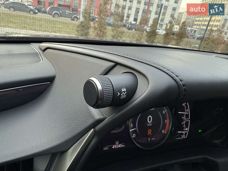 Седан Lexus ES 2019 в Киеве