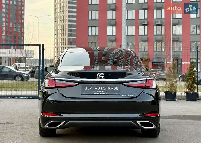Седан Lexus ES 2019 в Киеве