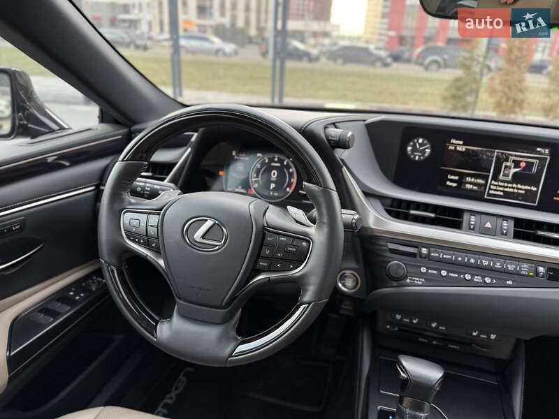 Седан Lexus ES 2019 в Киеве