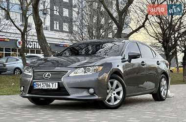 Седан Lexus ES 2013 в Одесі