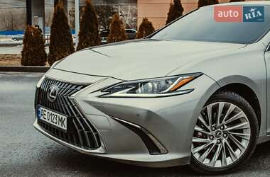 Седан Lexus ES 2022 в Дніпрі