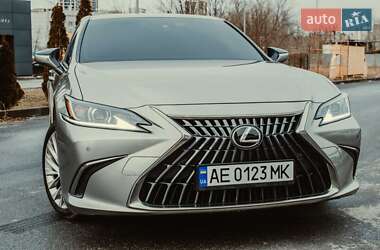 Седан Lexus ES 2022 в Дніпрі