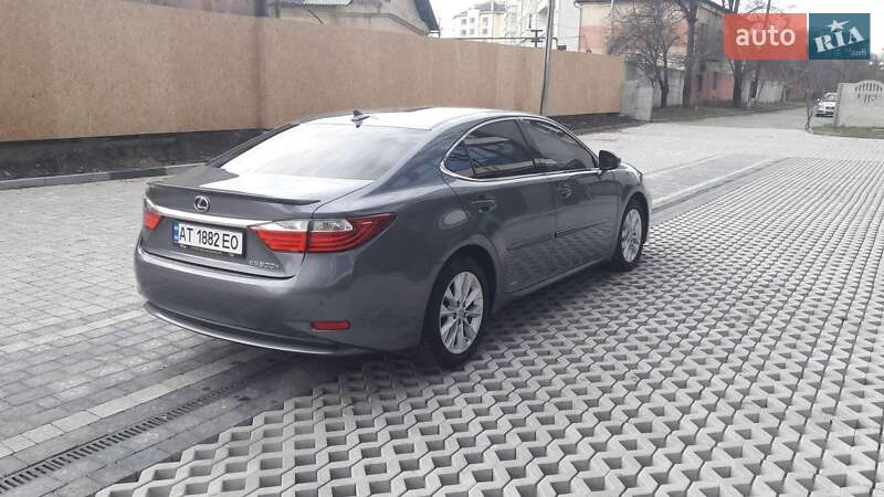 Седан Lexus ES 2014 в Івано-Франківську