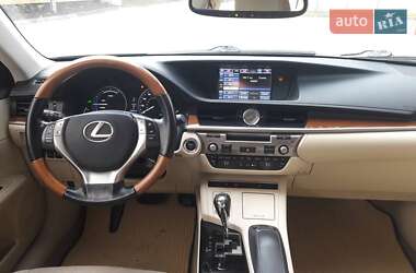 Седан Lexus ES 2014 в Івано-Франківську