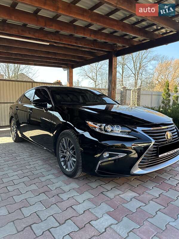 Седан Lexus ES 2018 в Вінниці