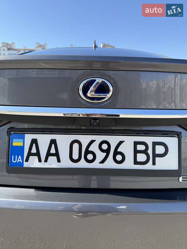 Седан Lexus ES 2019 в Ивано-Франковске