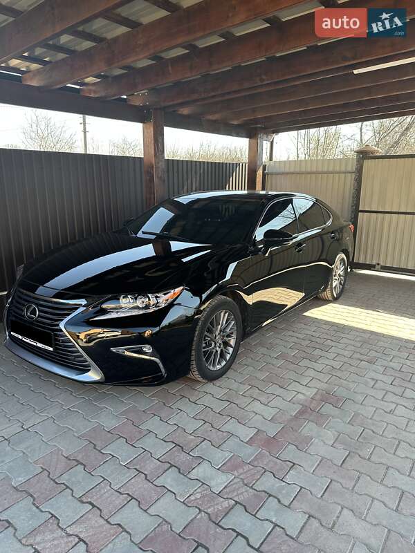 Седан Lexus ES 2018 в Вінниці