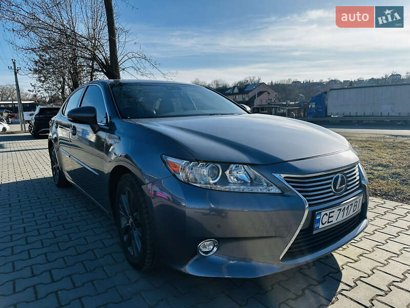Седан Lexus ES 2013 в Чернівцях