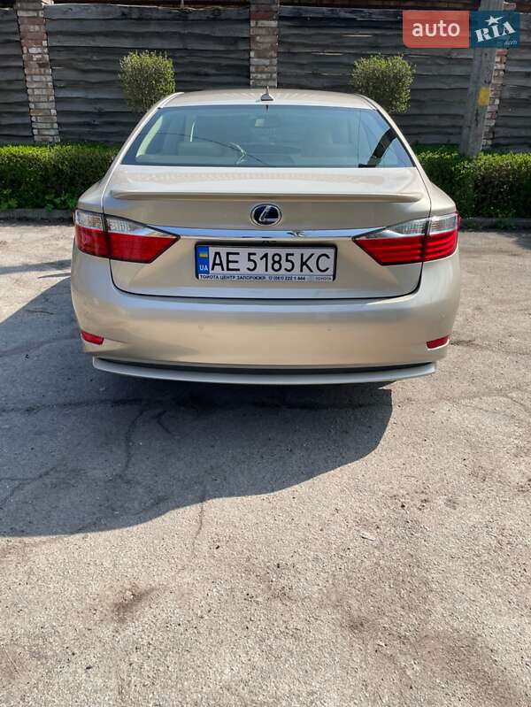 Седан Lexus ES 2014 в Днепре