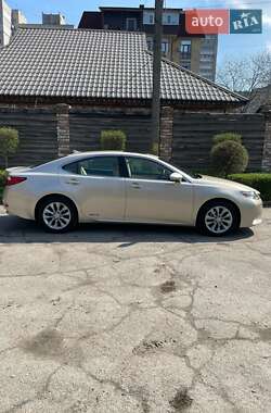 Седан Lexus ES 2014 в Дніпрі