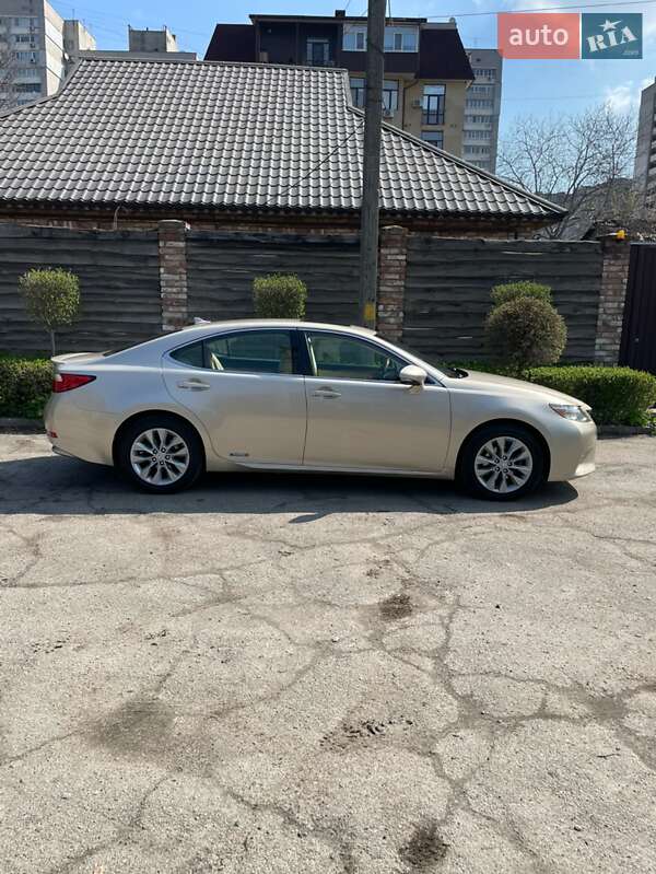 Седан Lexus ES 2014 в Днепре