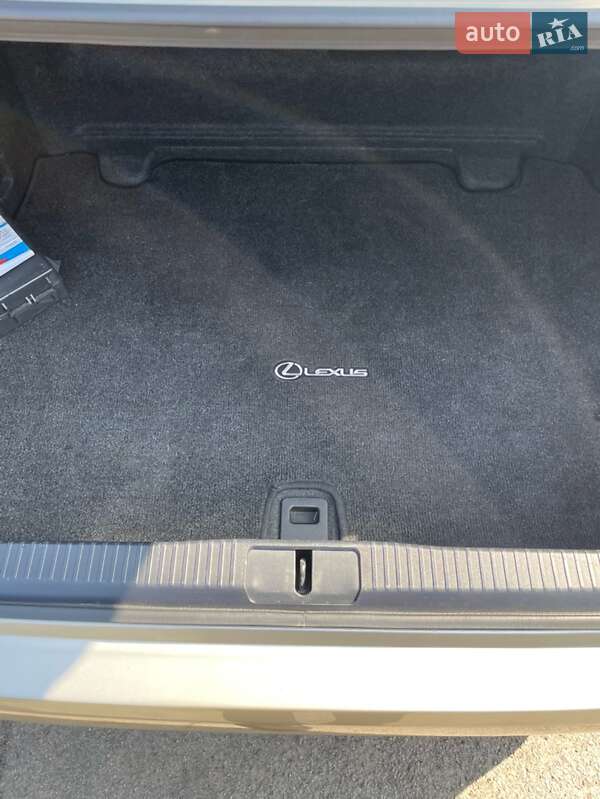 Седан Lexus ES 2014 в Днепре