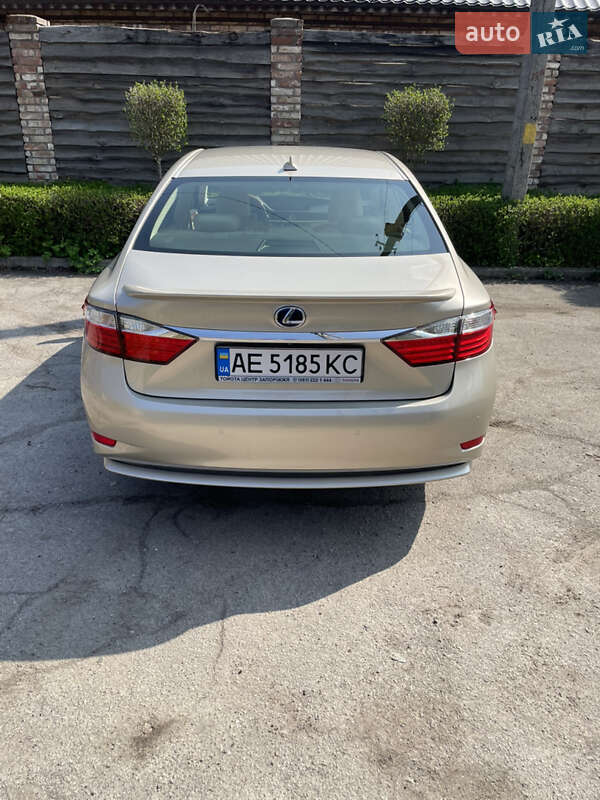 Седан Lexus ES 2014 в Днепре