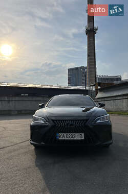 Седан Lexus ES 2022 в Києві