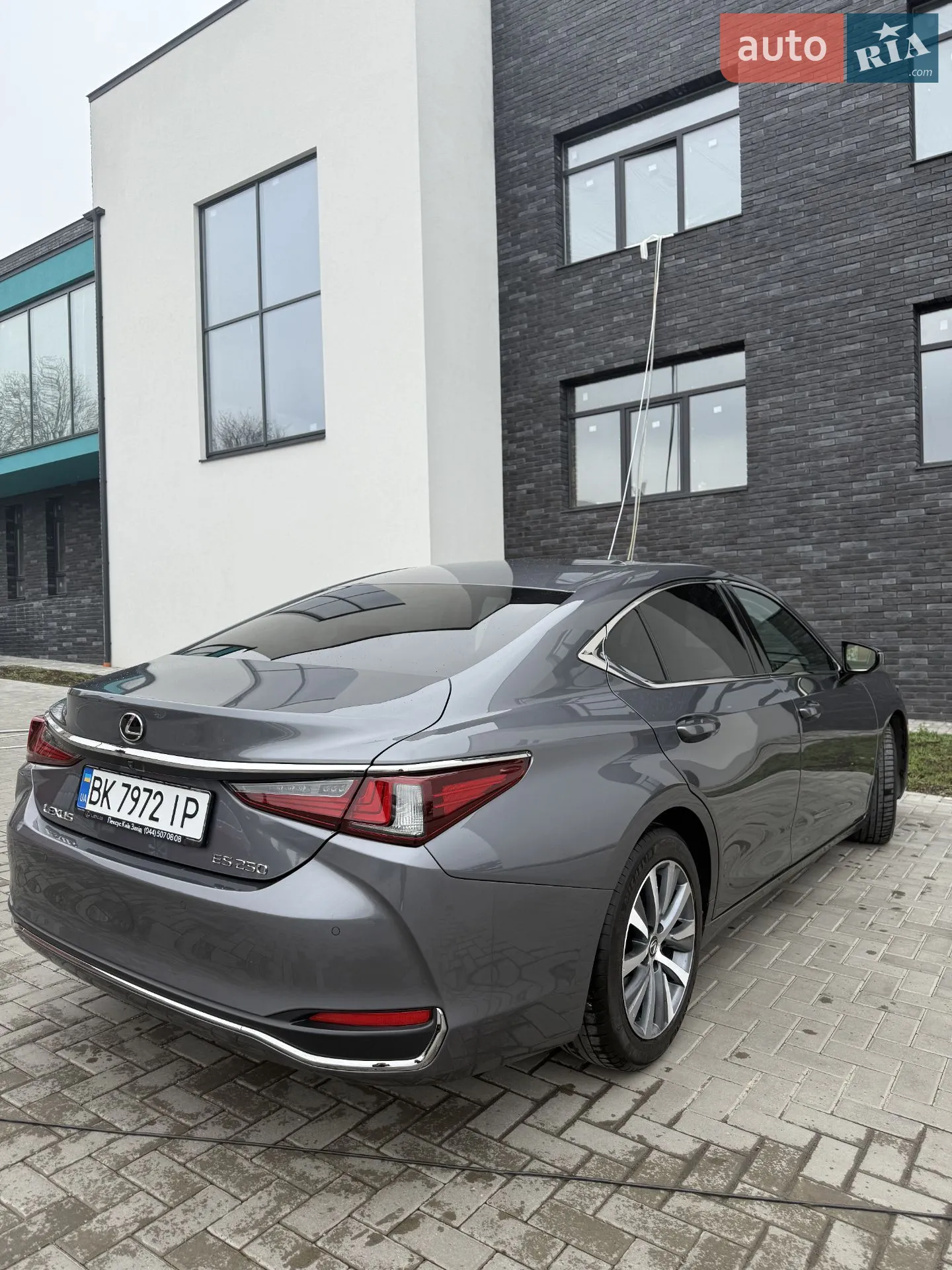 2020 Lexus ES - мініатюра 2